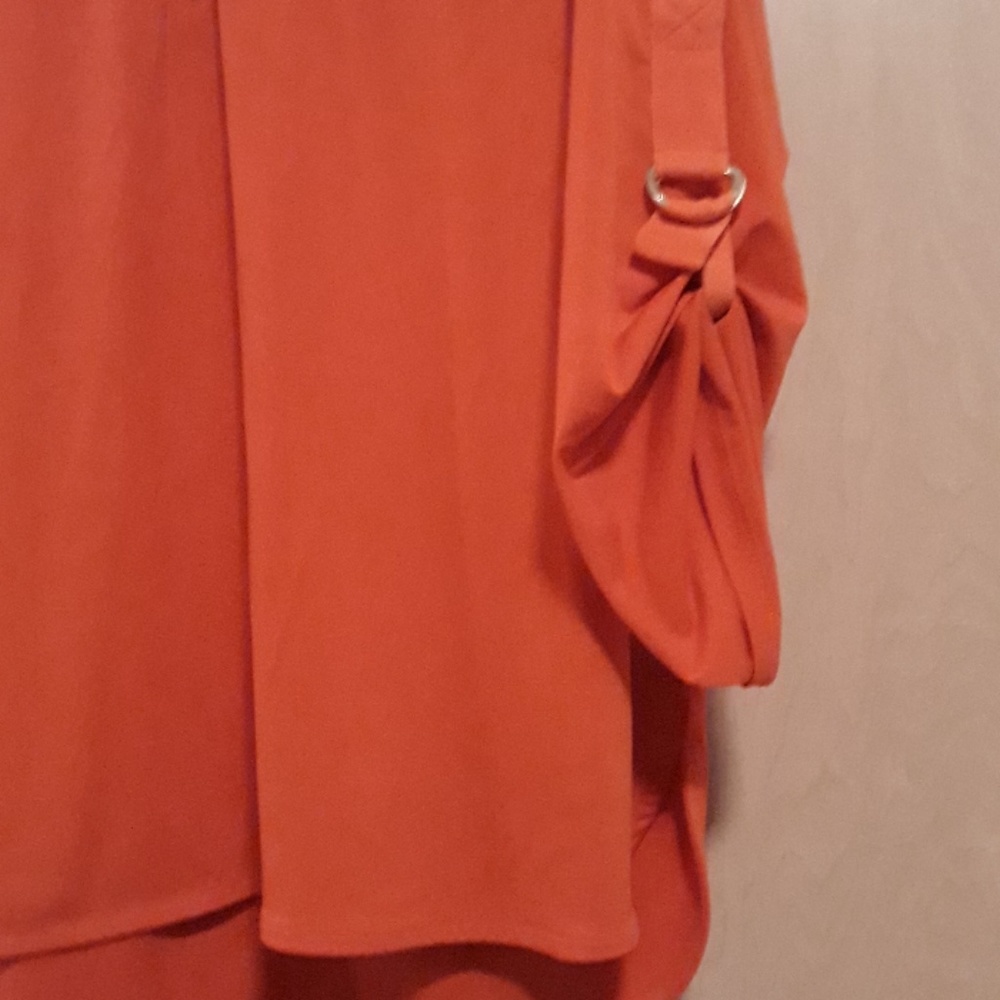 Orange top - Picture 3 of 3